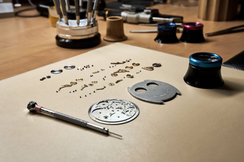 tutte le parti he formano il Konstantin Chaykin ThinKing