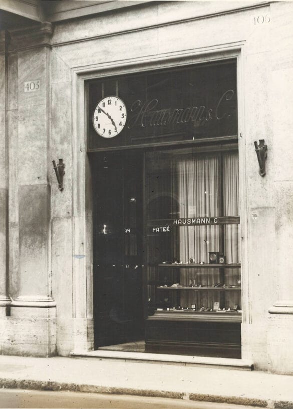 foto d'epoca di entrata boutique Hausmann&co a Milano