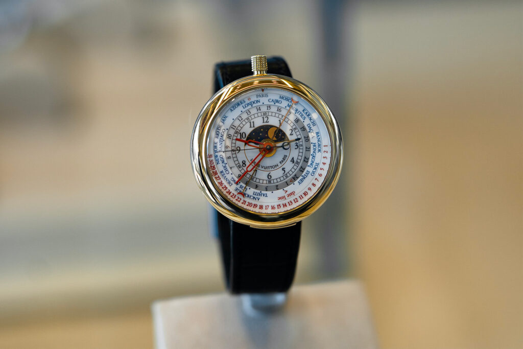 LOUIS VUITTON, Monterey, wristwatch, 37 mm. - Bukowskis