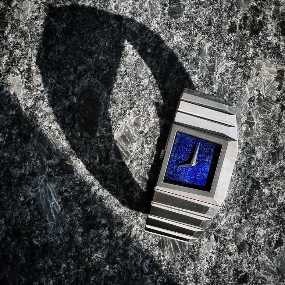 Toledano & Chan B/1, un orologio asimmetrico moderno
