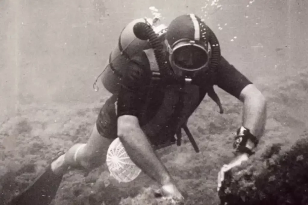 Jean-Jacques Fiechter, director of Blancpain, during a dive