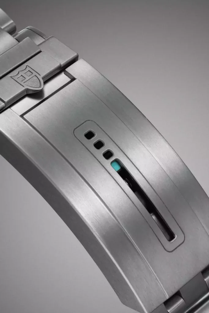 la chiusura del bracciale del nuovo tudor pelagos ultra presentato a watches and wonders