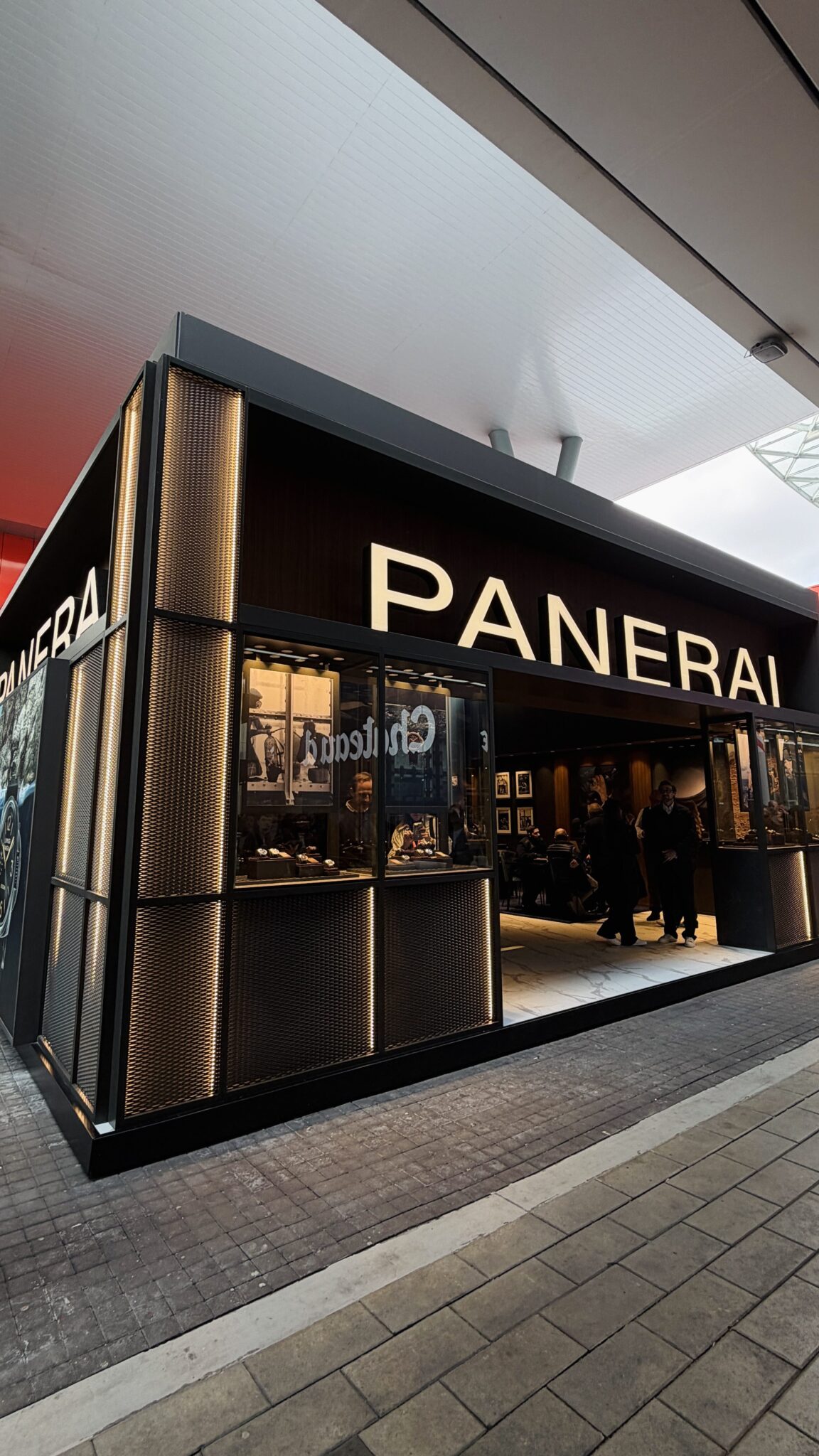 Panerai 8 Giorni PAM01733: la novità che conquista Milano Design Week 2026