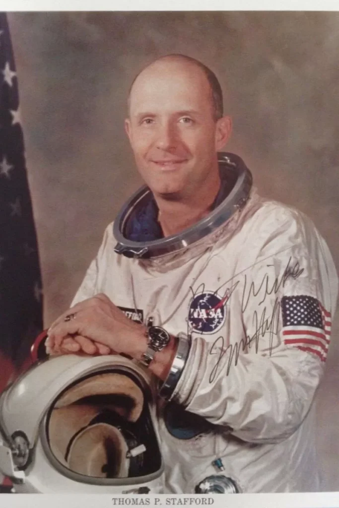 Dettaglio di un bracciale JB Champion in acciaio associato agli astronauti della NASA
