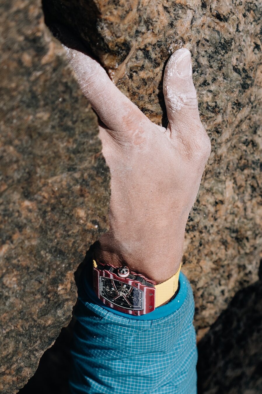 Charles Dubouloz con Richard Mille RM 67-02 durante una scalata estrema nel massiccio del Monte Bianco