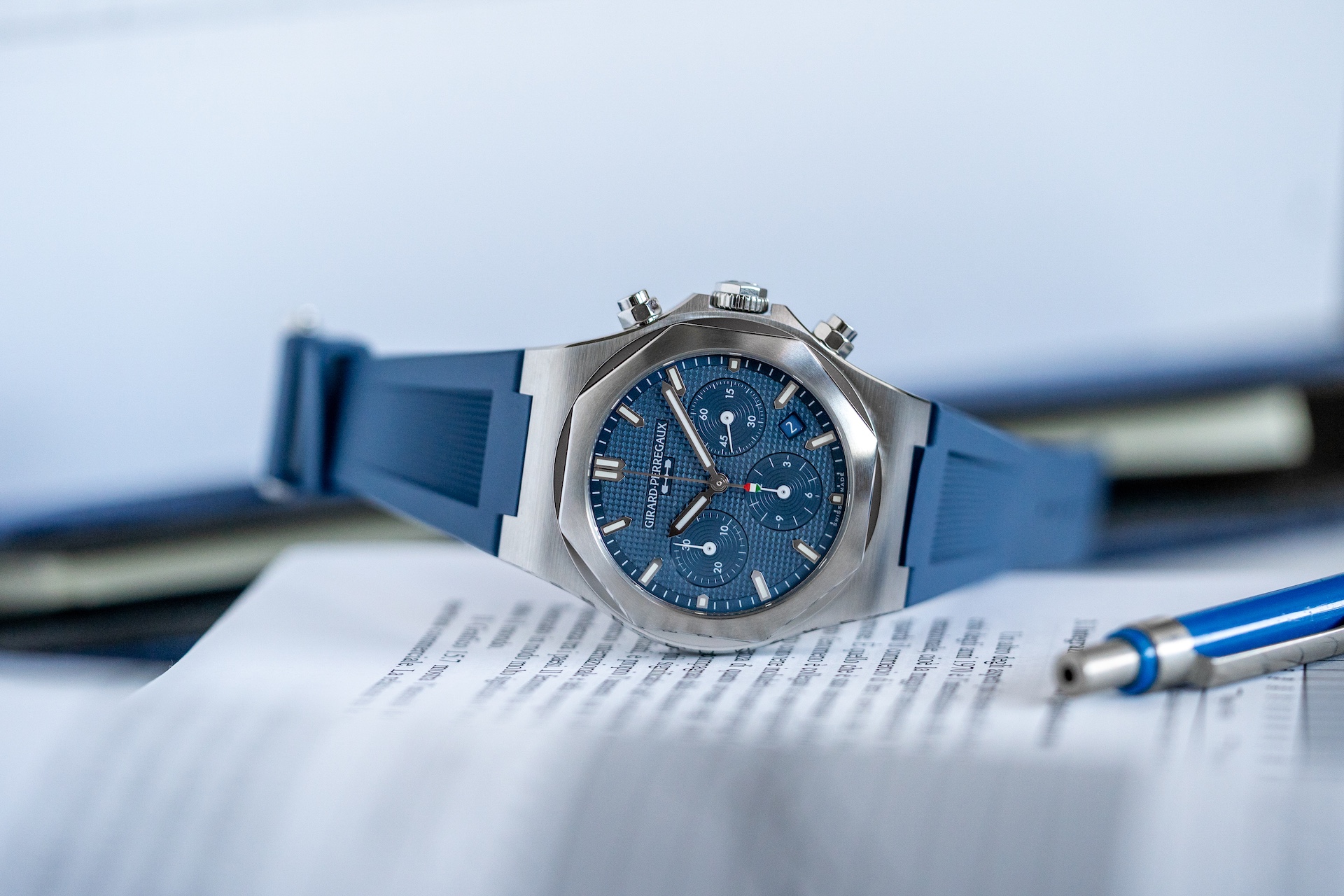 Girard-Perregaux Laureato Chronograph Azzurro