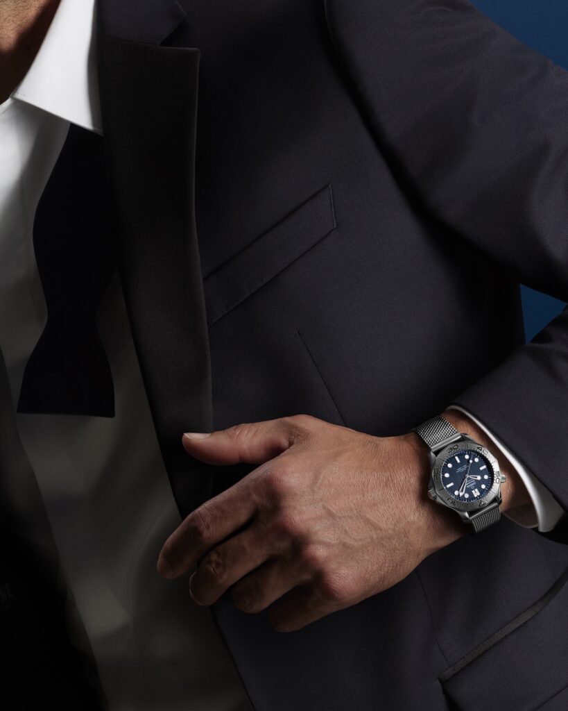 OMEGA svela i nuovi Seamaster Diver 300M: Team James Bond o SPECTRE?
