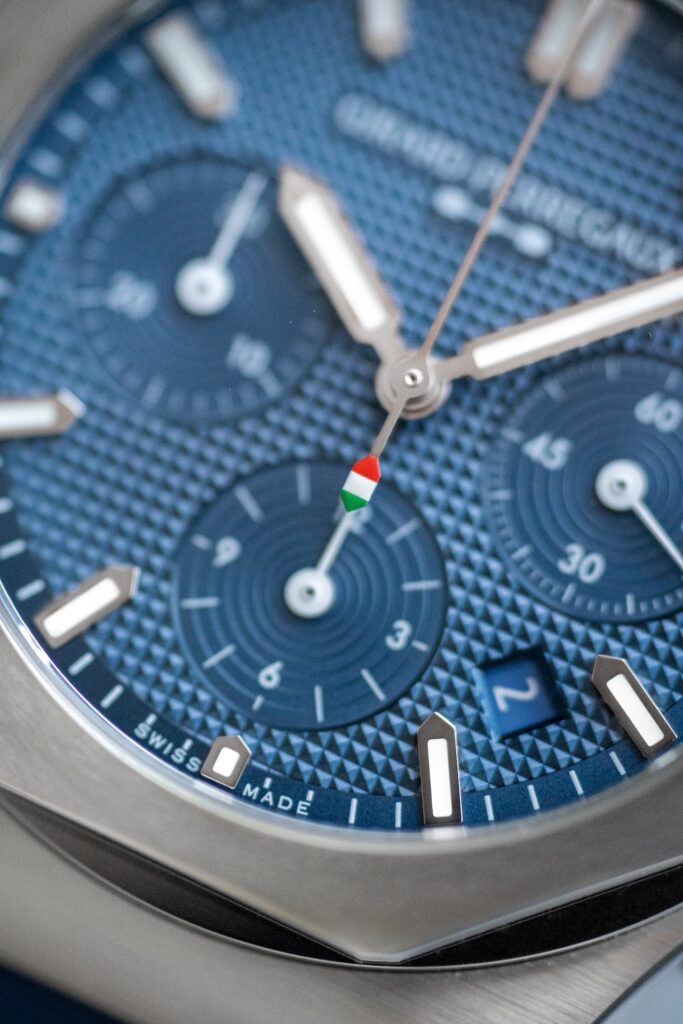   Girard-Perregaux Presents the Laureato Chronograph "Azzurro" at Milan Watch Week  