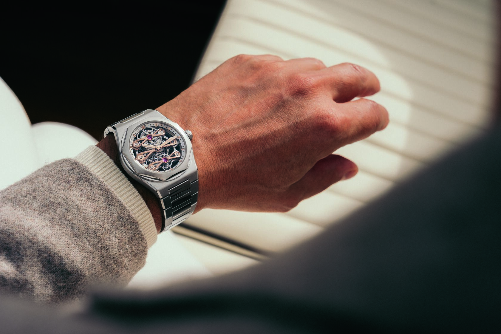 Girard-Perregaux Laureato Fifty Three Gold Bridges con tourbillon e tre ponti scheletrati in oro rosa